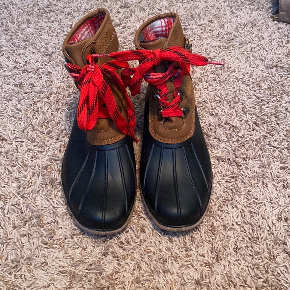 Maurice’s snow boots